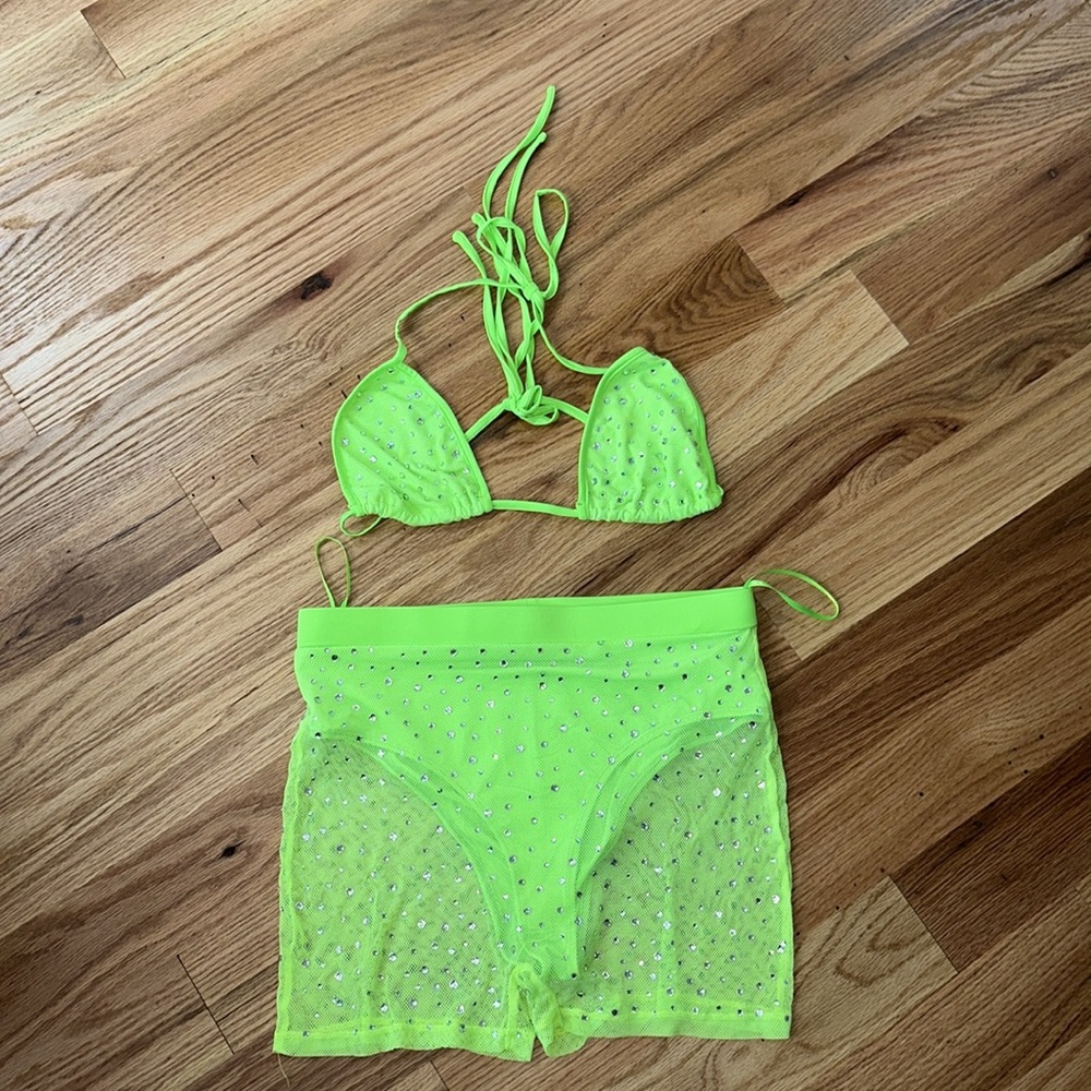 NWT- iHeartRaves Green 2 Piece set - Picture 2 of 2